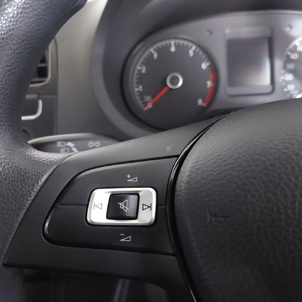 2023-Volkswagen-Polo-Vivo-16-Comfortline-Auto-5-dr image:8
