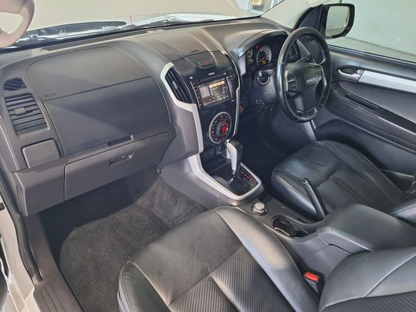 2018-Isuzu-KB-300-D-Teq-LX-Auto-4x4-Double-Cab image:16