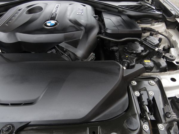 2019-BMW-2-Series-220i-Coupe-Sport-Line-Shadow-Edition image:22