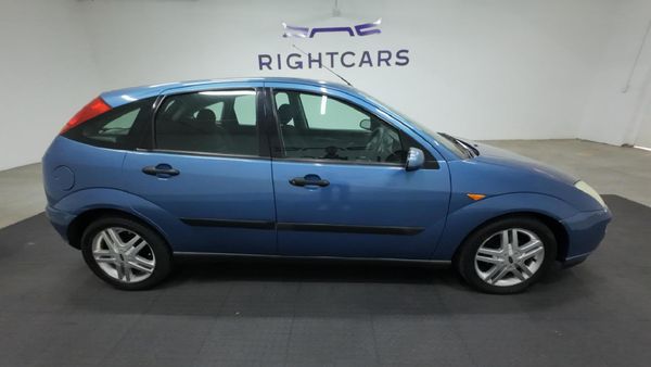 2001-Ford-Focus-20-Trend-5-dr image:2