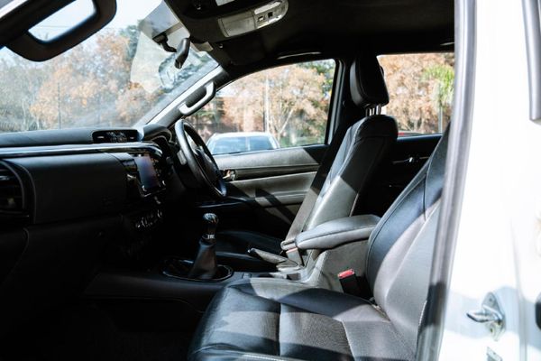 2020-Toyota-Hilux-28-GD-6-Raised-Body-Raider-Double-Cab image:8