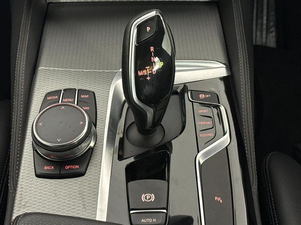 2018-BMW-5-Series-520d-M-Sport image:9