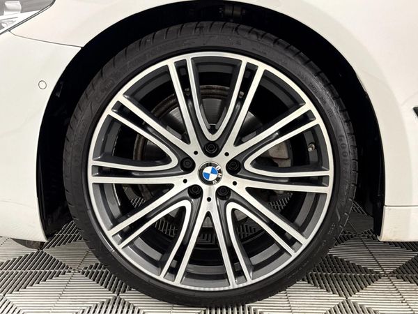 2018-BMW-5-Series-520d-M-Sport image:4