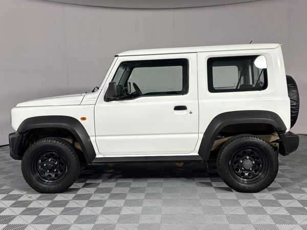 2019-Suzuki-Jimny-15-GA image:15