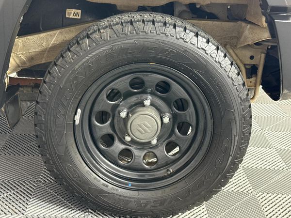 2019-Suzuki-Jimny-15-GA image:4