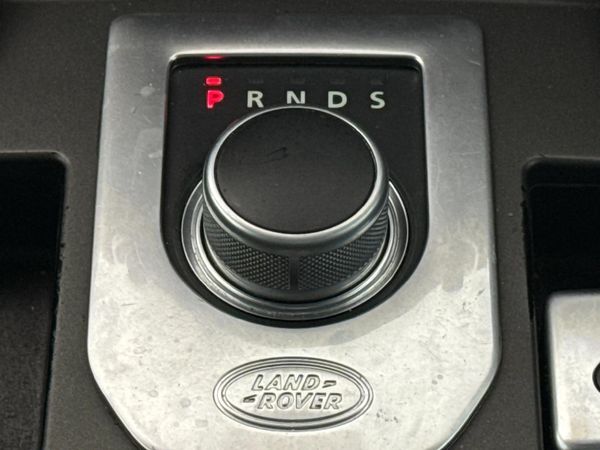 2017-Land-Rover-Discovery-4-30-SD-V6-Graphite image:10