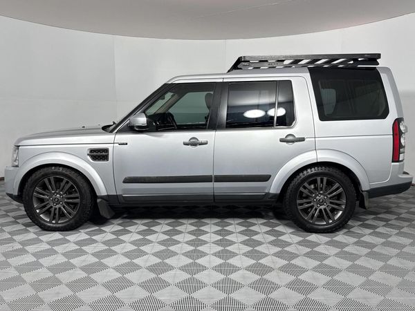 2017-Land-Rover-Discovery-4-30-SD-V6-Graphite image:19
