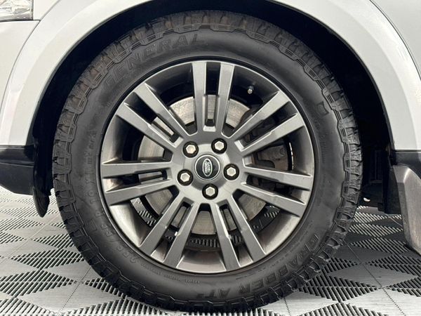 2017-Land-Rover-Discovery-4-30-SD-V6-Graphite image:4