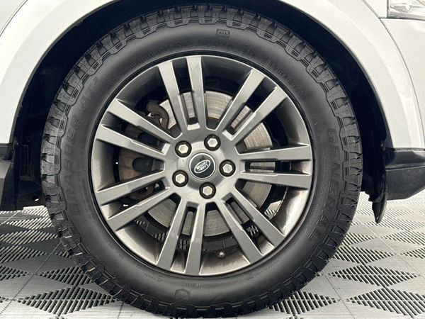 2017-Land-Rover-Discovery-4-30-SD-V6-Graphite image:5