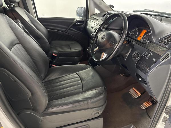 2014-Mercedes-Benz-Viano-30-CDI-Avantgarde-Auto image:9