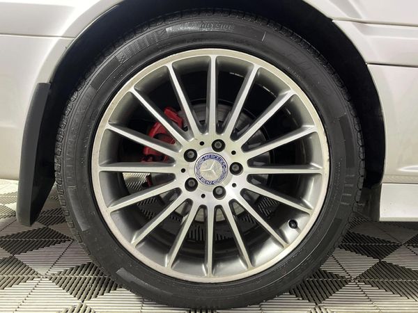 2014-Mercedes-Benz-Viano-30-CDI-Avantgarde-Auto image:7