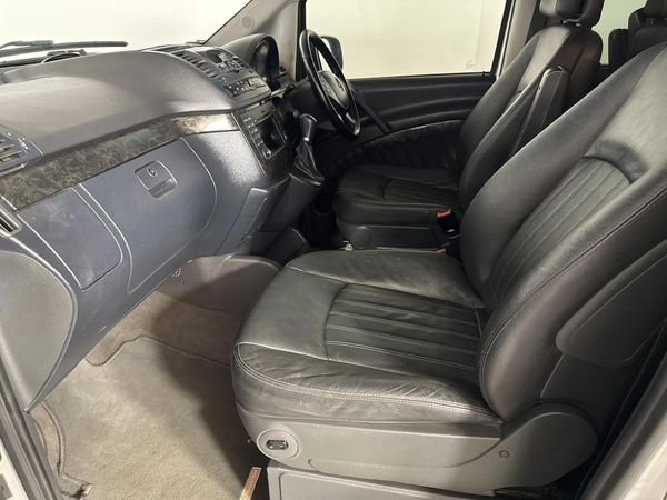 2014-Mercedes-Benz-Viano-30-CDI-Avantgarde-Auto image:8
