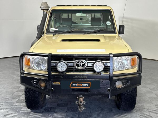 2016-Toyota-Land-Cruiser-79-45-D-Single-Cab image:10
