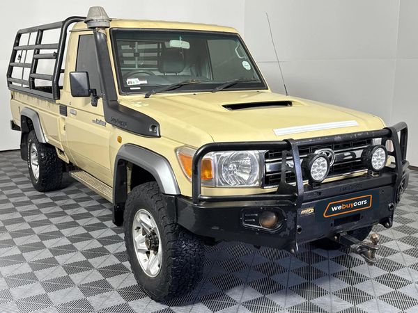 2016-Toyota-Land-Cruiser-79-45-D-Single-Cab image:11