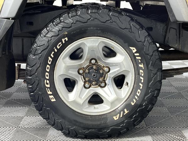 2016-Toyota-Land-Cruiser-79-45-D-Single-Cab image:5