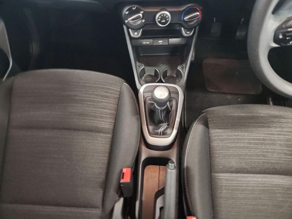 2022-Kia-Picanto-10-Street image:9