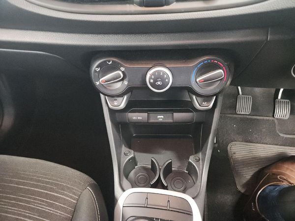 2022-Kia-Picanto-10-Street image:14