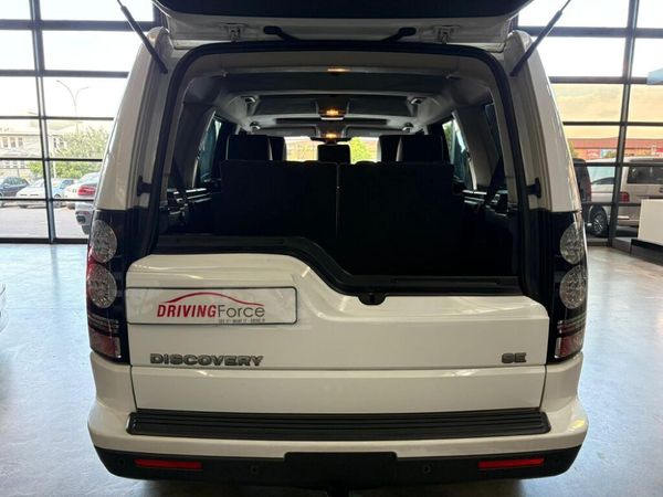 2014-Land-Rover-Discovery-4-30-TD-SD-V6-SE image:12