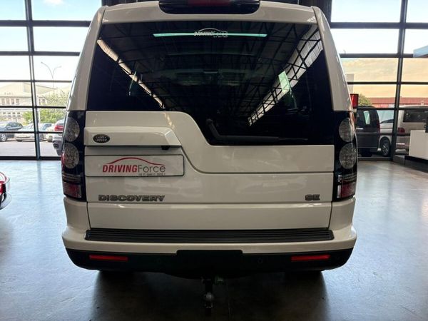 2014-Land-Rover-Discovery-4-30-TD-SD-V6-SE image:5