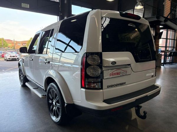 2014-Land-Rover-Discovery-4-30-TD-SD-V6-SE image:6