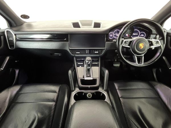 2019-Porsche-Cayenne-Auto image:1