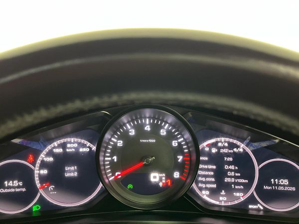 2019-Porsche-Cayenne-Auto image:2