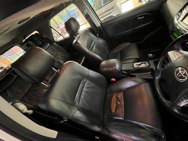 2014-Toyota-Fortuner-30-D-4D-Raised-Body-Auto image:11