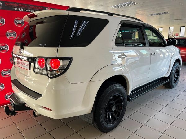 2014-Toyota-Fortuner-30-D-4D-Raised-Body-Auto image:2