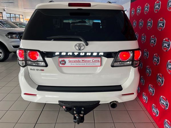 2014-Toyota-Fortuner-30-D-4D-Raised-Body-Auto image:5