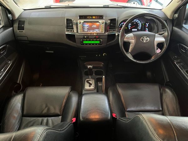 2014-Toyota-Fortuner-30-D-4D-Raised-Body-Auto image:8