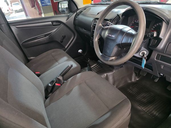 2023-Isuzu-D-Max-250C-Fleetside-Single-Cab image:5