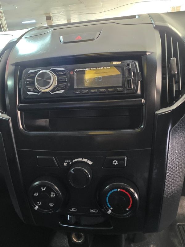 2023-Isuzu-D-Max-250C-Fleetside-Single-Cab image:7