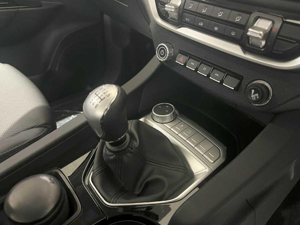 2026-Foton-Tunland-20T-G7-TLX-4x4-Single-Cab image:16