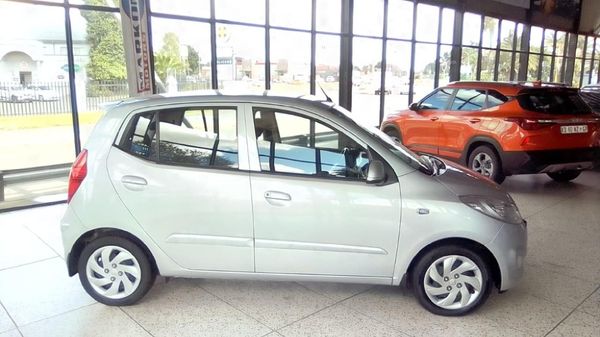 2018-Hyundai-i10-11-GLS-Motion image:2