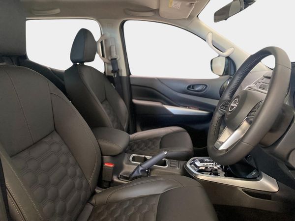 2026-Nissan-Navara-25DDTi-Stealth-4x4-Auto image:8