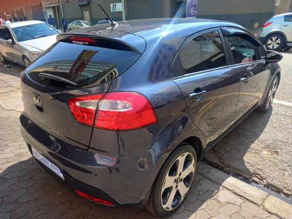 2013-Kia-Rio-14-5-dr image:5