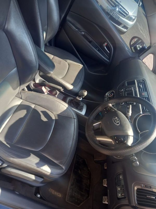 2013-Kia-Rio-14-5-dr image:8