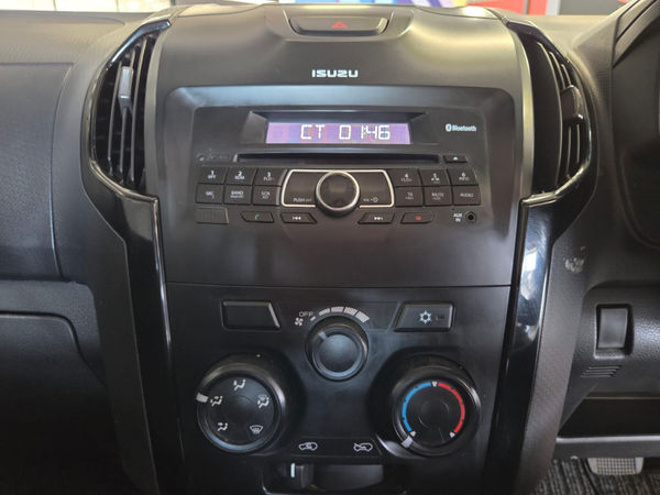 2021-Isuzu-D-Max-250-HO-X-Rider-Auto-Double-Cab image:7
