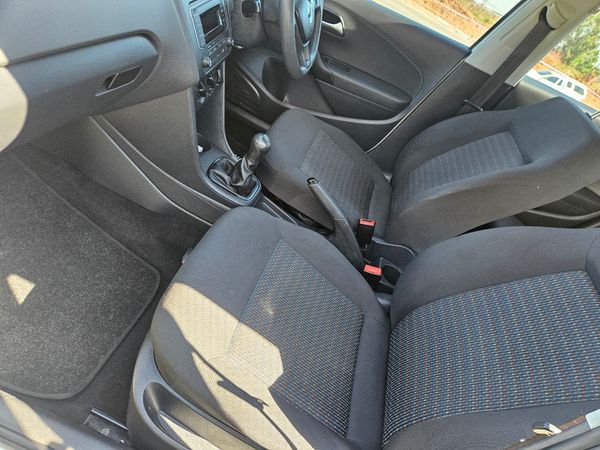 2022-Volkswagen-Polo-Vivo-14-Comfortline-5-dr image:20