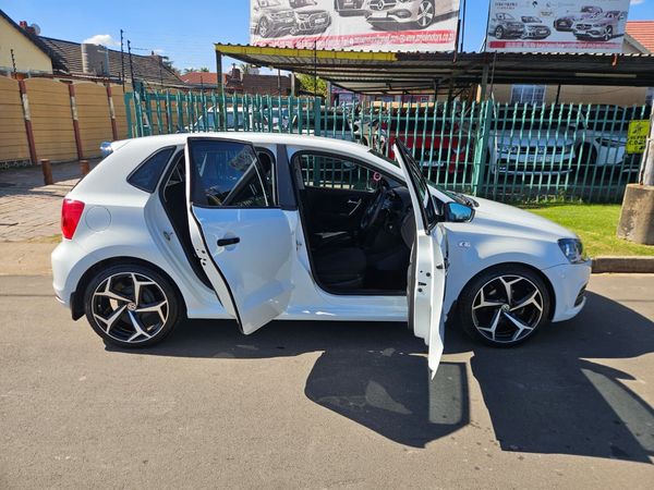 2022-Volkswagen-Polo-Vivo-14-Comfortline-5-dr image:2