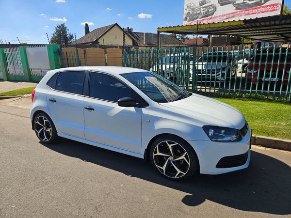 2022-Volkswagen-Polo-Vivo-14-Comfortline-5-dr image:4