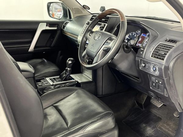 2019-Toyota-Land-Cruiser-Prado-30-D-VX-L-Auto image:9