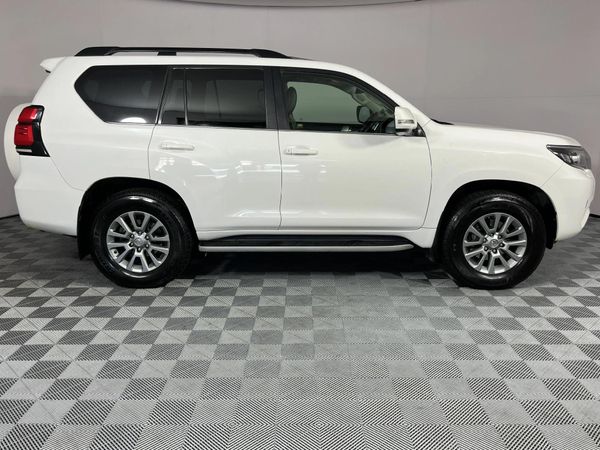 2019-Toyota-Land-Cruiser-Prado-30-D-VX-L-Auto image:19