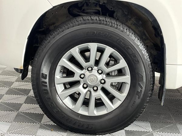 2019-Toyota-Land-Cruiser-Prado-30-D-VX-L-Auto image:4