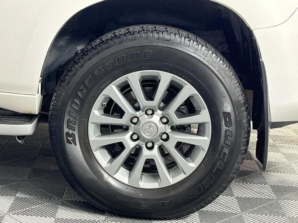 2019-Toyota-Land-Cruiser-Prado-30-D-VX-L-Auto image:6