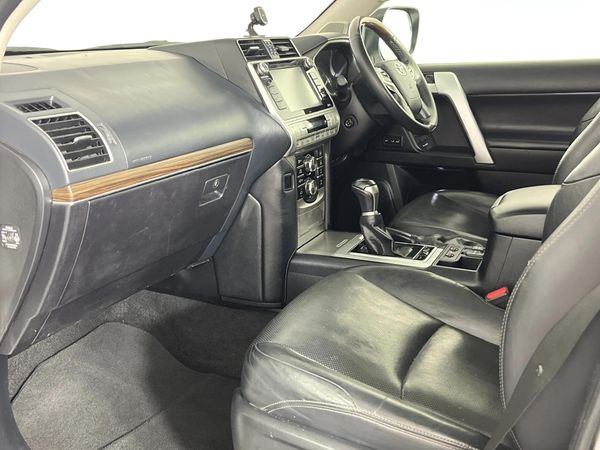 2019-Toyota-Land-Cruiser-Prado-30-D-VX-L-Auto image:8