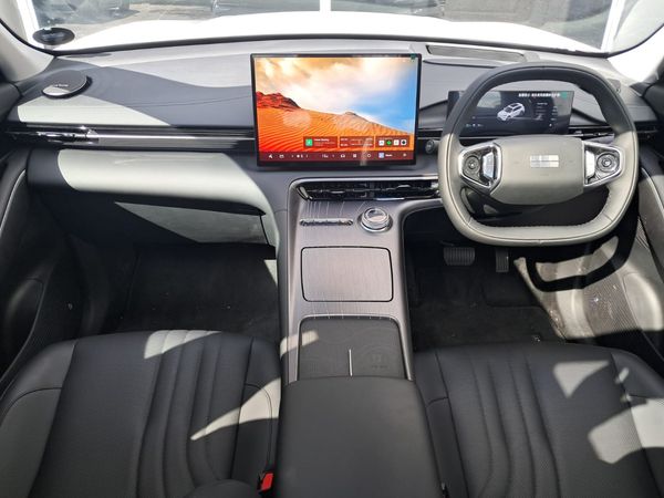2026-Geely-E5-EM-i-Apex-Phev image:11