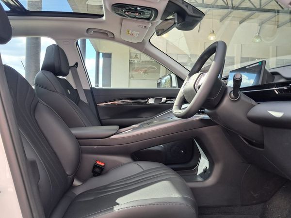 2026-Geely-E5-EM-i-Apex-Phev image:17