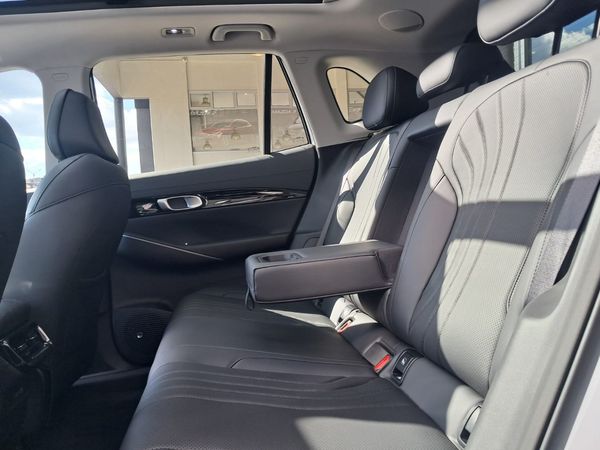 2026-Geely-E5-EM-i-Apex-Phev image:20