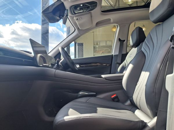2026-Geely-E5-EM-i-Apex-Phev image:21